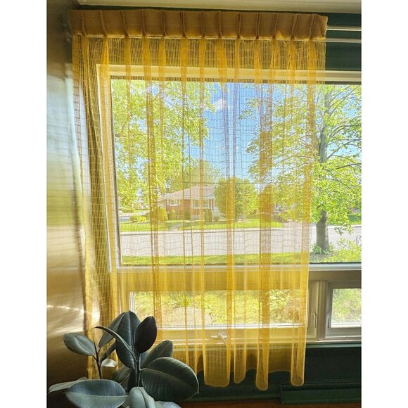 Vintage 70s pleated curtain, golden yellow open weave mesh, single panel - Picture 1 of 10